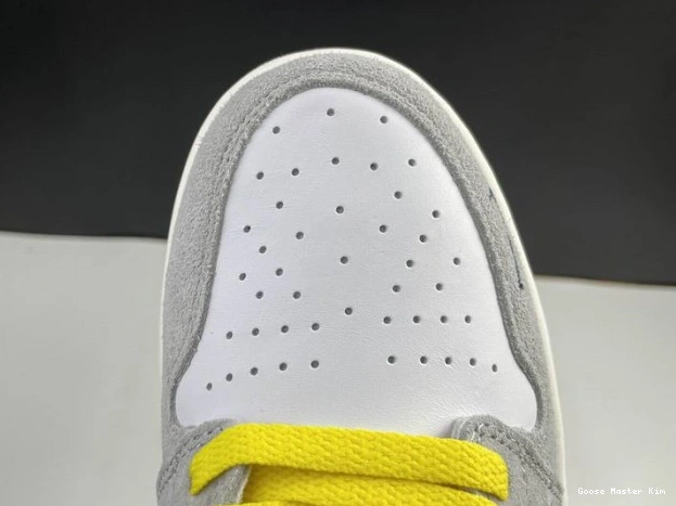 Smoke Air Switch 1 Jordan Light High CW6576-100 0608